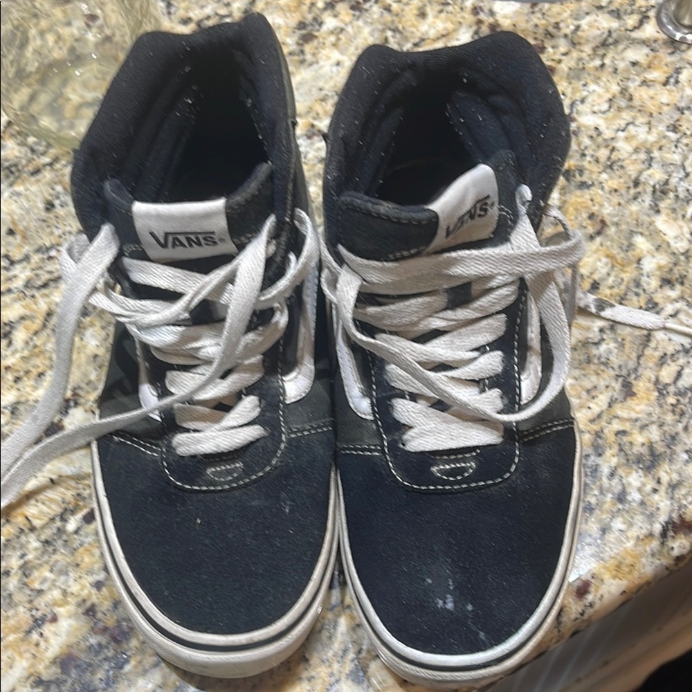 Vans, black hi top men’s 9 used but still life left